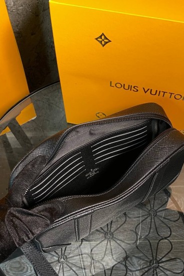 Клатч Louis Vuitton