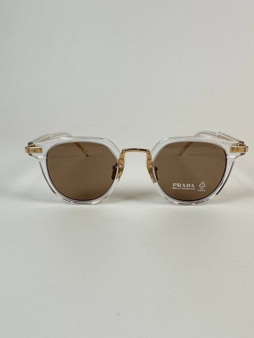 Солнцезащитные очки Prada
