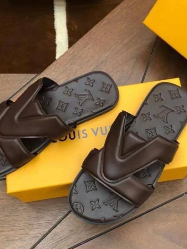 Шлепанцы Louis Vuitton