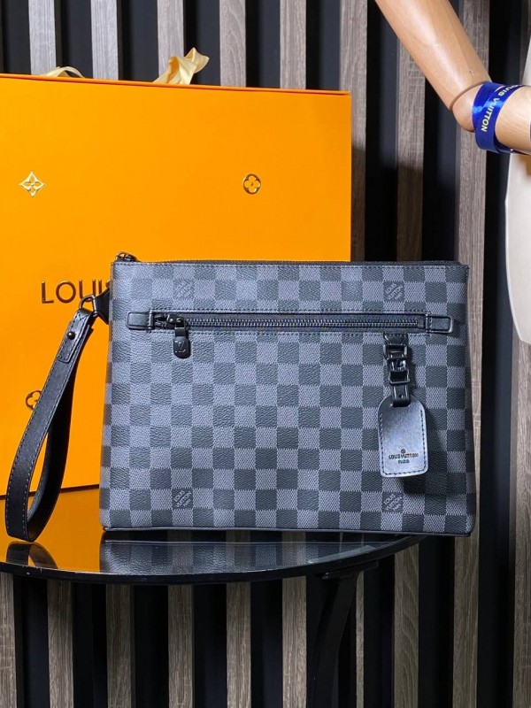 Клатч Louis Vuitton