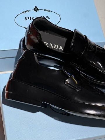 Лоферы Prada