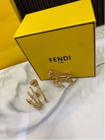 Серьги Fendi