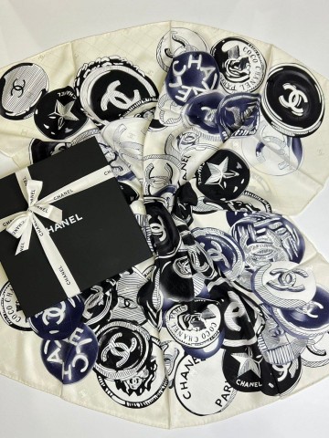 Платок CHANEL