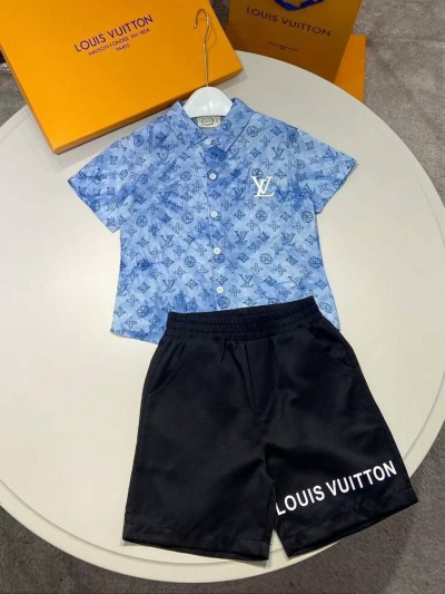 Костюм Louis Vuitton