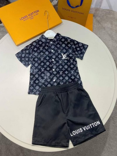 Костюм Louis Vuitton