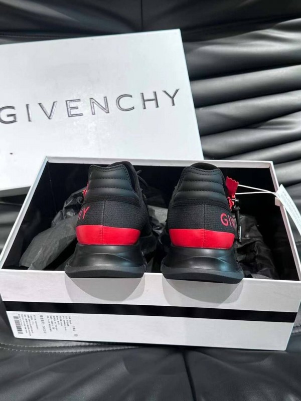 Кроссовки Givenchy