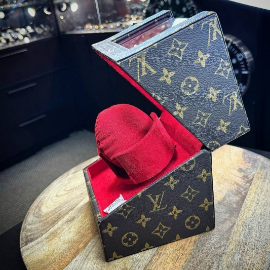 Бокс для часов Louis Vuitton с автоподзаводом