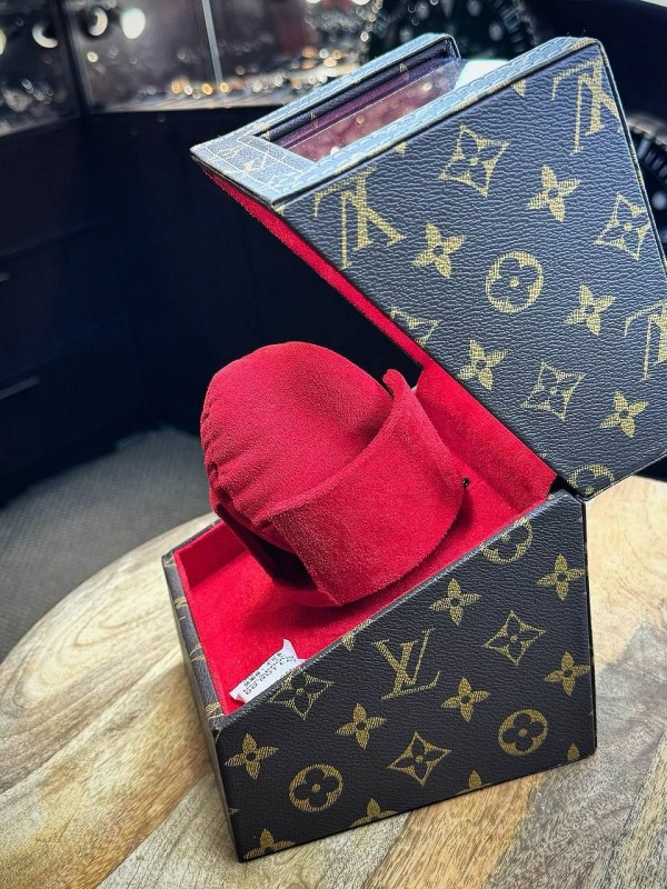 Бокс для часов Louis Vuitton с автоподзаводом