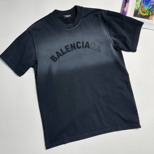 Футболка Balenciaga