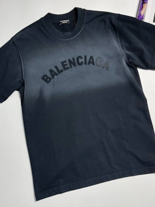 Футболка Balenciaga