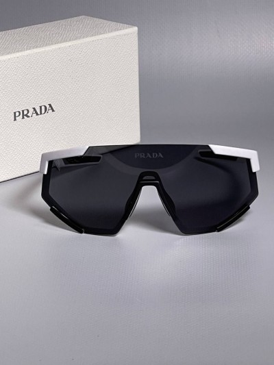 Очки Prada