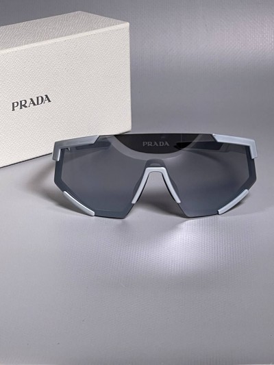 Очки Prada