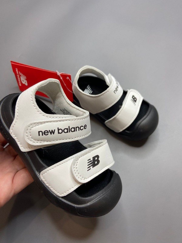 Сандалии New Balance