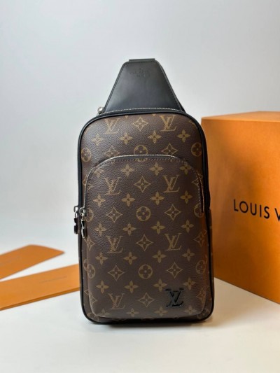 Сумка-слинг Louis Vuitton