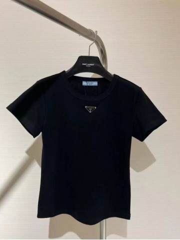 Футболка Prada