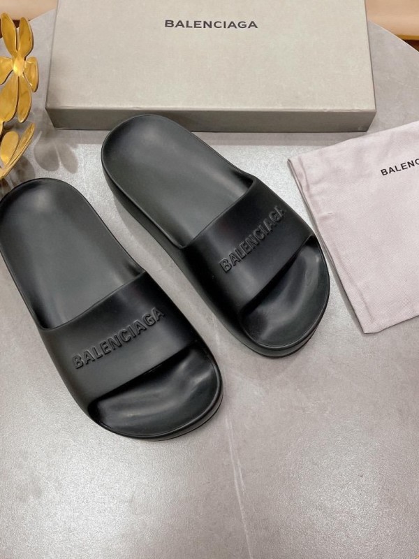 Шлепанцы Balenciaga