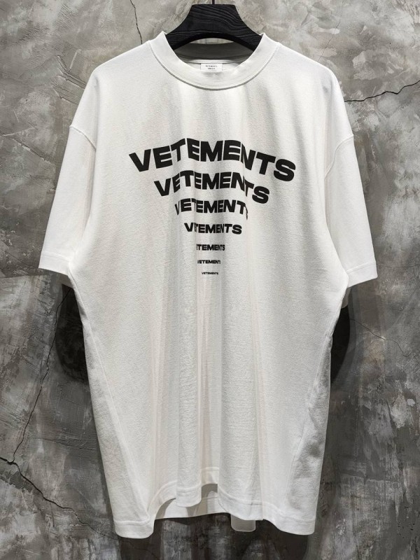 Футболка Vetements