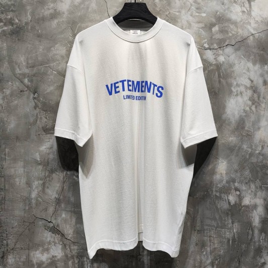 Футболка Vetements