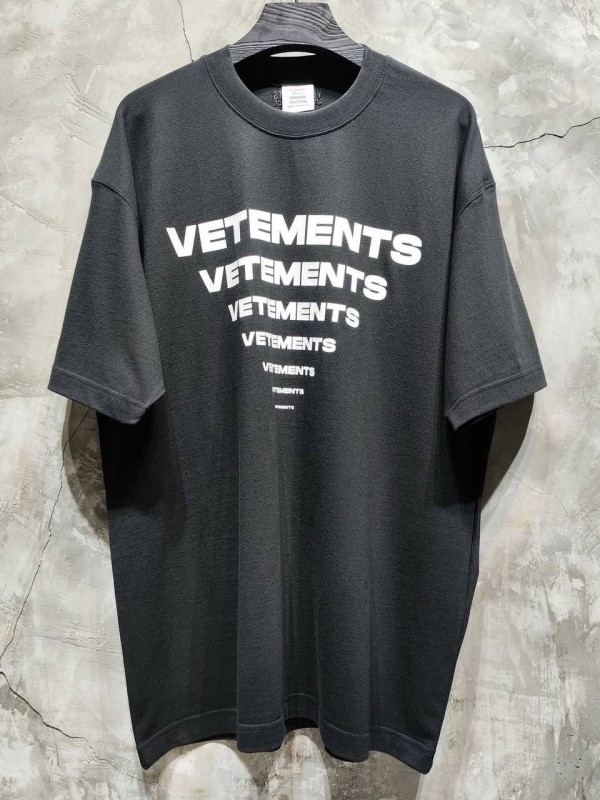 Футболка Vetements