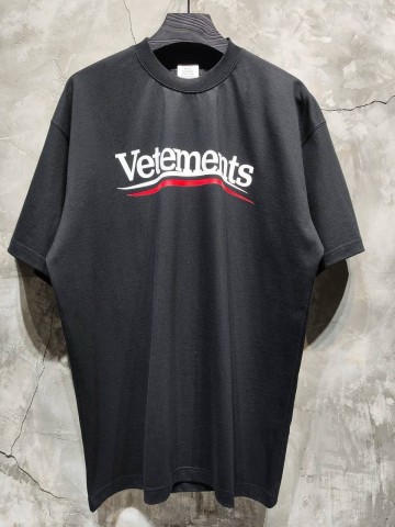 Футболка Vetements