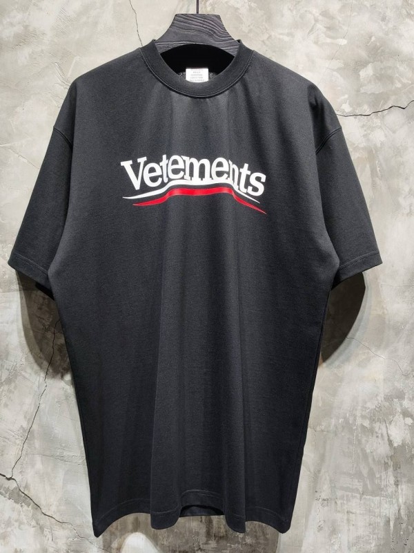 Футболка Vetements