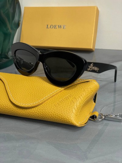 Солнцезащитные очки Loewe