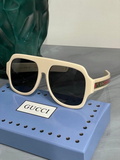 Солнцезащитные очки Gucci