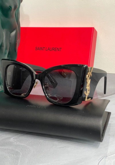 Солнцезащитные очки Yves Saint Laurent