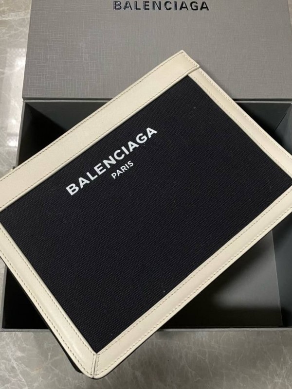 Косметичка Balenciaga