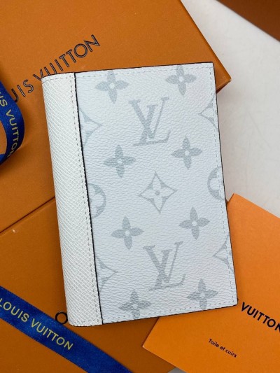 Обложка на паспорт Louis Vuitton