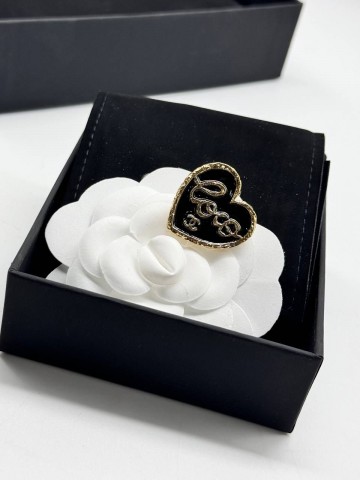 Брошь CHANEL