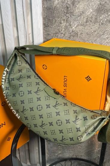 Сумка-мессенджер Louis Vuitton