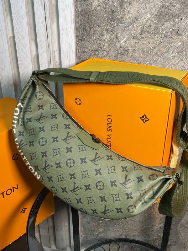 Сумка-мессенджер Louis Vuitton