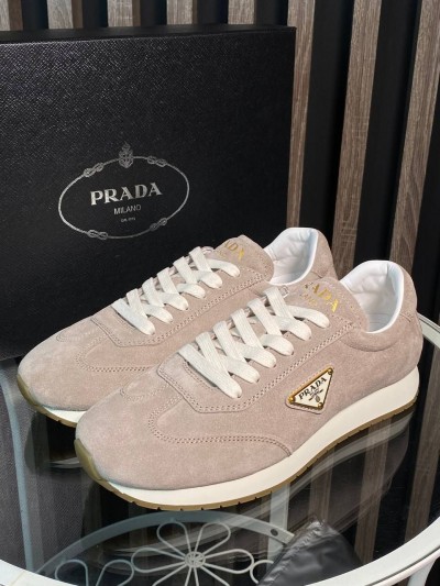 Кроссовки Prada