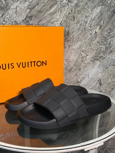 Шлепанцы Louis Vuitton