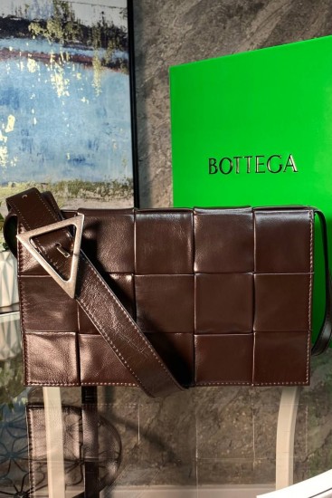 Сумка-мессенджер Bottega Veneta