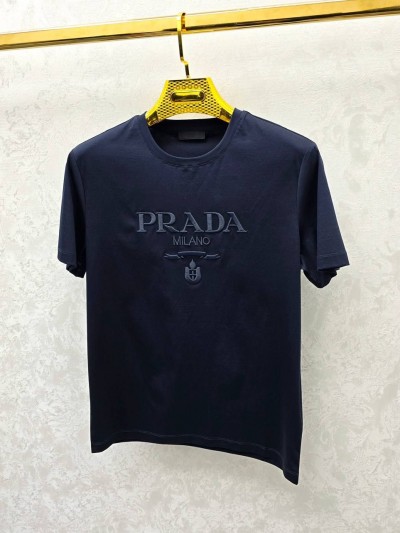 Футболка Prada