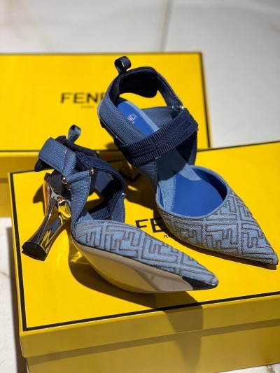 Босоножки Fendi