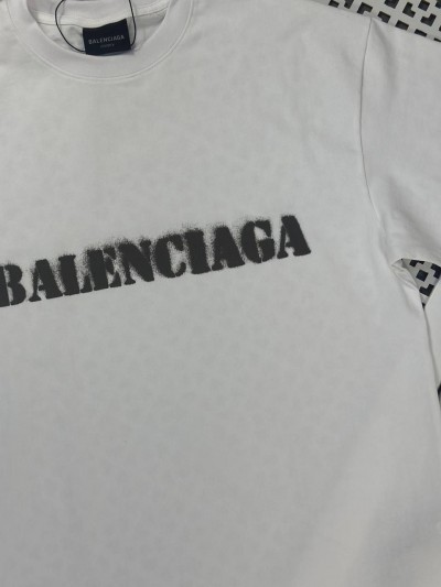 Футболка Balenciaga