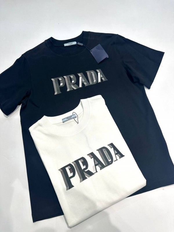 Футболка Prada