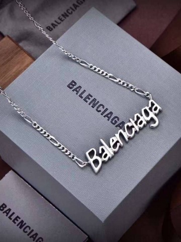 Кулон Balenciaga