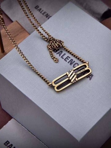 Кулон Balenciaga