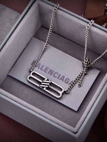 Кулон Balenciaga
