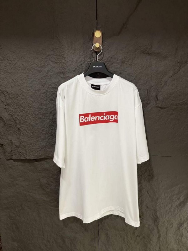 Футболка Balenciaga