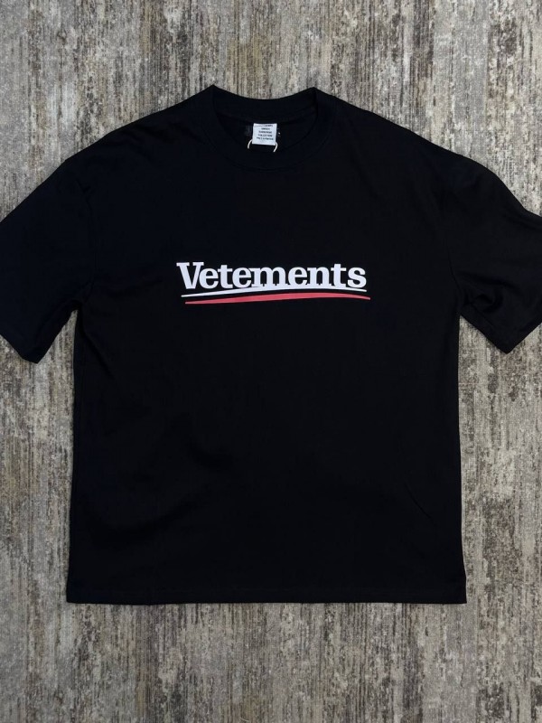 Футболка Vetements