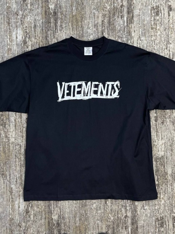 Футболка Vetements