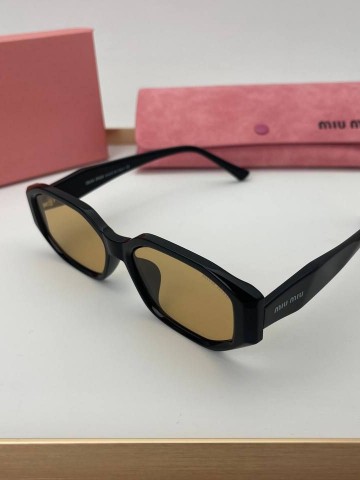 Солнцезащитные очки MIU MIU