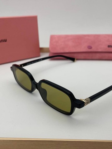 Солнцезащитные очки MIU MIU