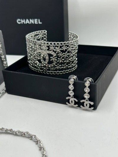 Серьги CHANEL