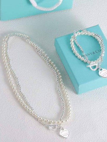 Комплект Tiffany & Co. (бусы + браслет)